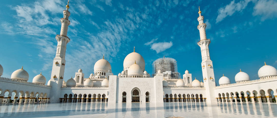 Die größte Mosche der Emirate steht in Abu Dhabi