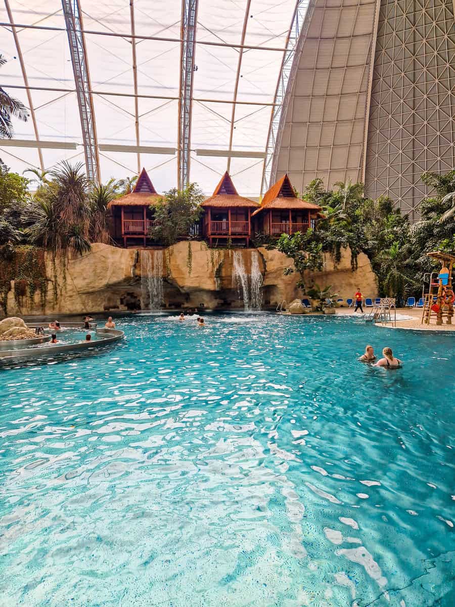 Stilvolle Tropical Islands Hotel Nhe Bilder