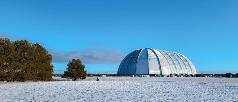 Die Halle des Tropical Islands im Winter