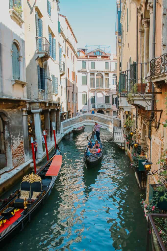 Eine Städtereise nach Venedig bleibt Kindern lange in Erinnerung.