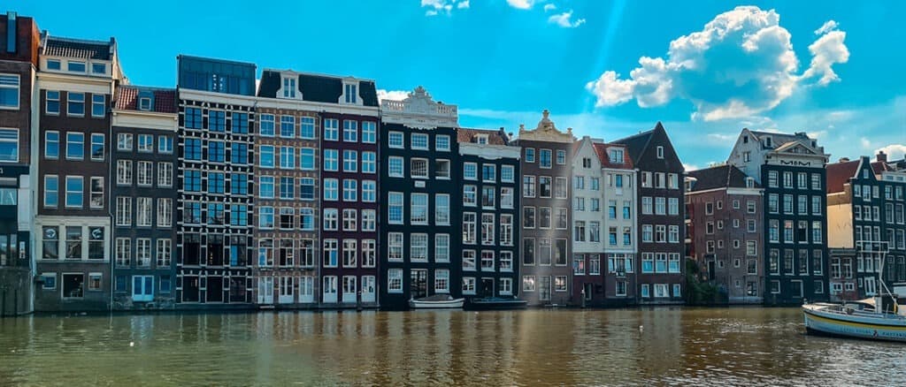 Grachten und Häuser in Amsterdam