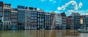 Grachten und Häuser in Amsterdam