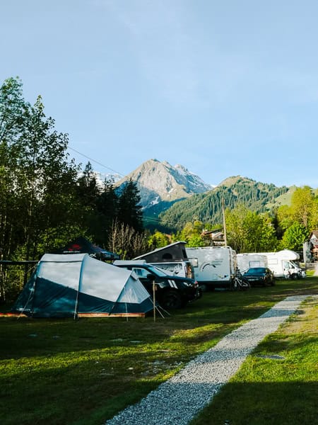 Campingplatz in den Bergen
